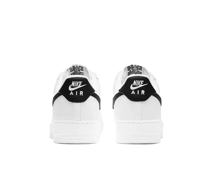 Nike Low-Top Sneakers - White & Black