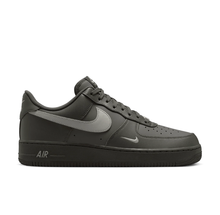 Nike Low-Top Sneakers - Charcoal & Light Grey