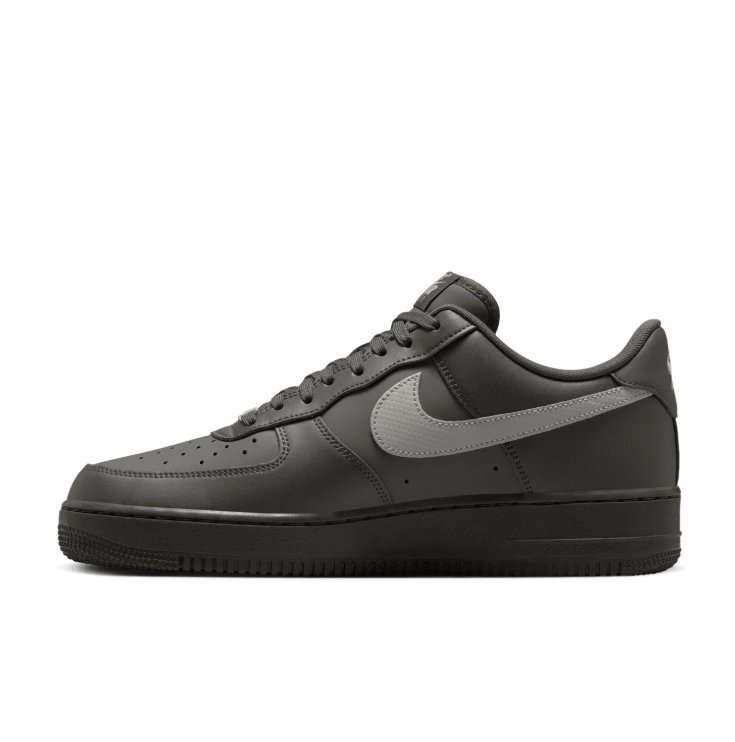 Nike Low-Top Sneakers - Charcoal & Light Grey