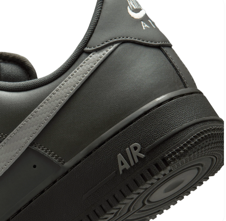 Nike Low-Top Sneakers - Charcoal & Light Grey
