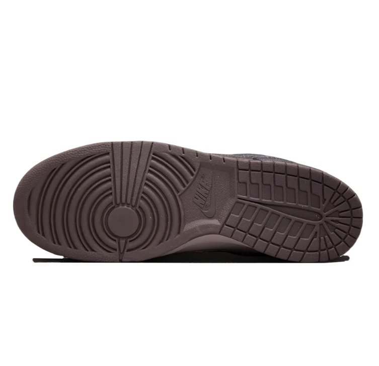 Nike Low-Top Sneakers - Charcoal & Taupe Textured