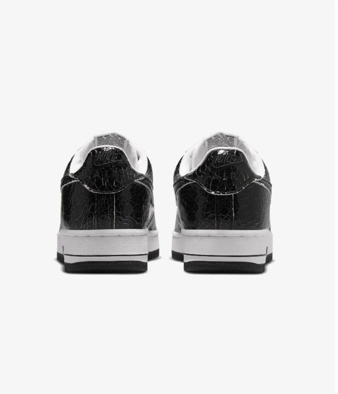 Nike Low-Top Sneakers - Black & White Crackle Finish