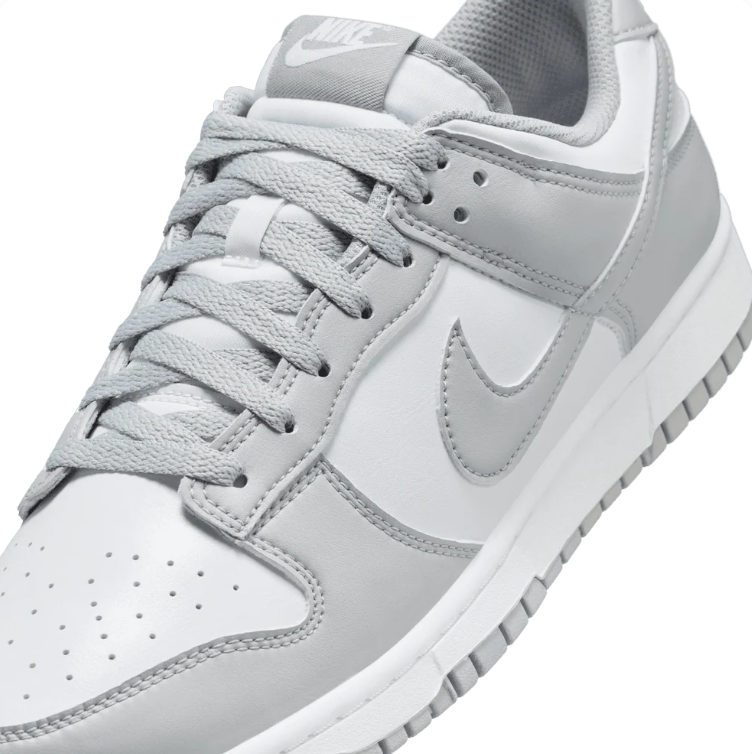 Nike Low-Top Sneakers - White & Light Grey