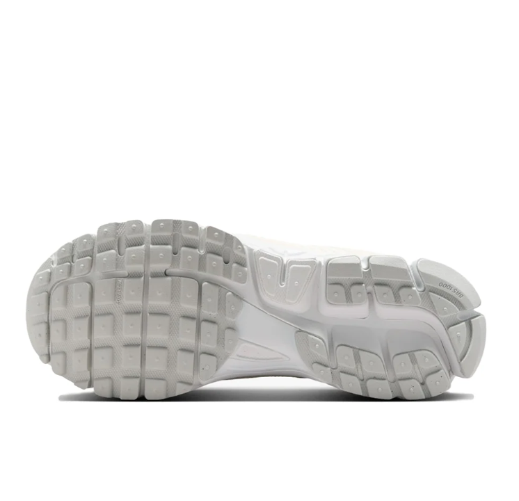 Nike Low-Top Sneakers - Ivory & Cream Sculpted Sole