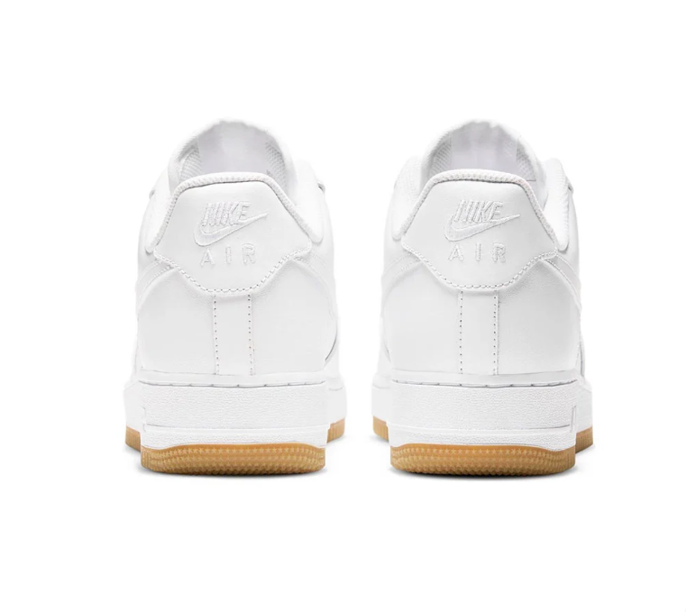 Nike Low-Top Sneakers - White & Gum