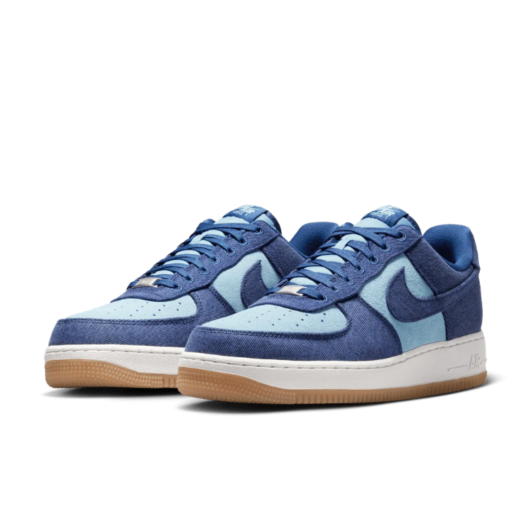 Nike Low-Top Sneakers - Navy & Light Blue with Gum Sole
