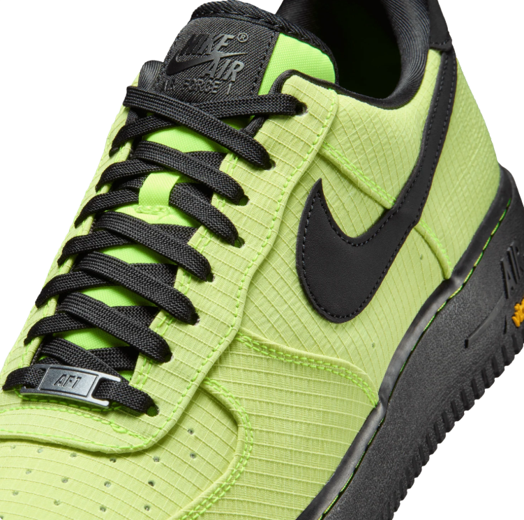 Nike Low-Top Sneakers - Neon Lime & Black