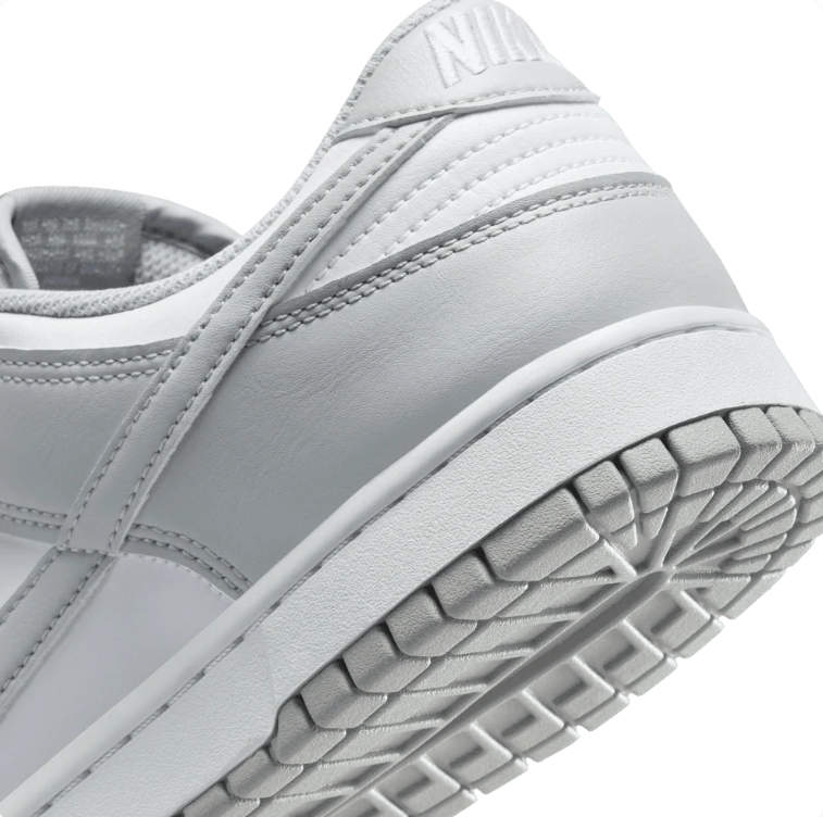 Nike Low-Top Sneakers - White & Light Grey